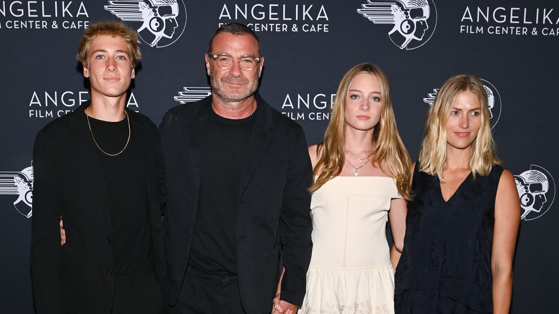 Liev Schreiber präsentiert neuen Film mit Familie auf Premiere in New York