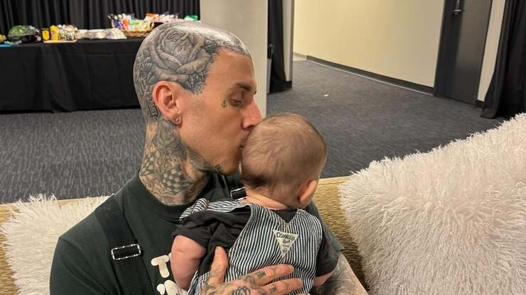 Alabama enthüllt die enge Beziehung zu ihrem Vater Travis Barker in herzlichem TikTok-Video