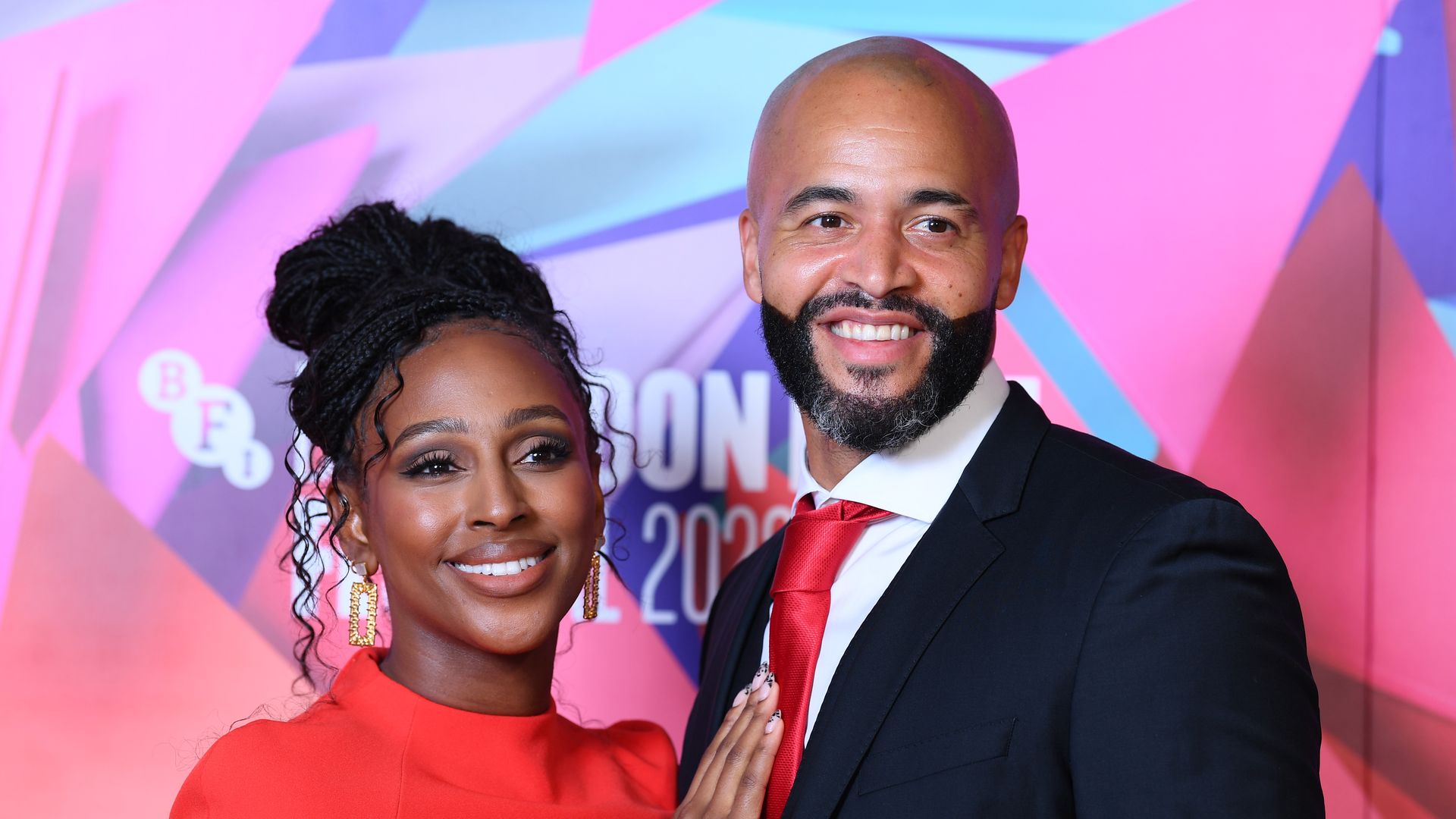 Alexandra Burke und Darren Randolph geben Engagement nach romantischem Dinner in London bekannt