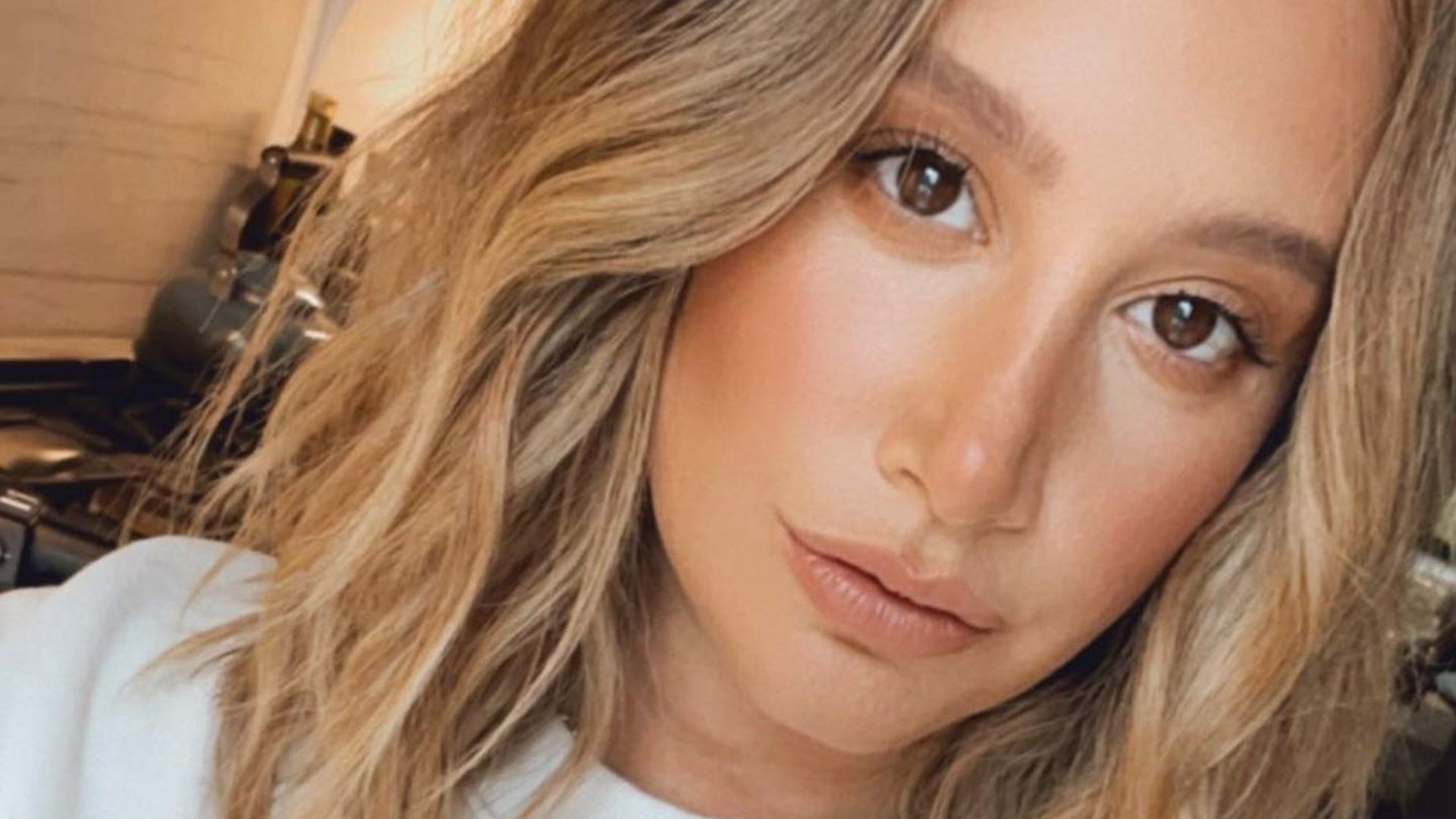 Ashley Tisdale feiert positive psychische Gesundheit nach Geburt von Tochter Emerson