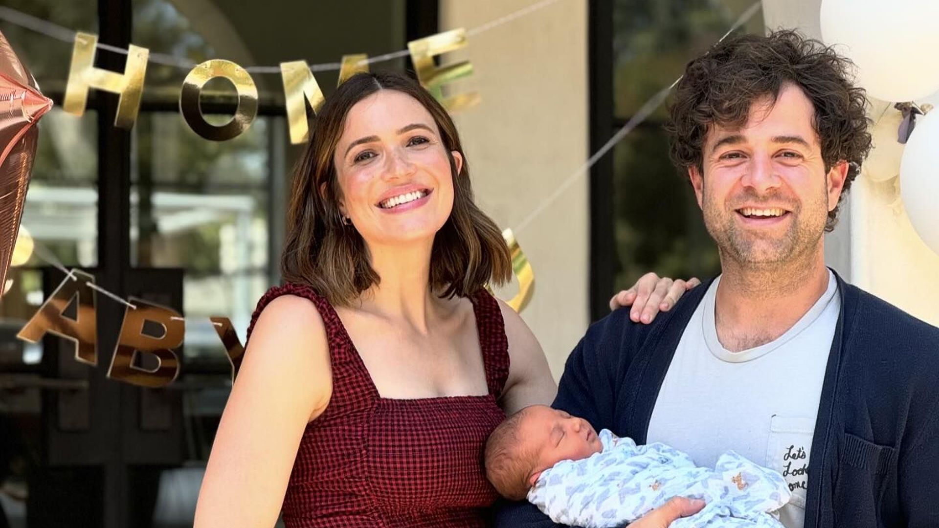 Mandy Moore teilt besondere Momente mit Tochter Louise nach der Geburt ihres dritten Kindes