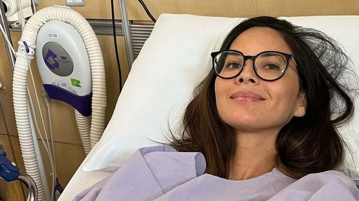 Olivia Munn zeigt stolz Operationsnarben und setzt Zeichen gegen Brustkrebs in neuer Kampagne