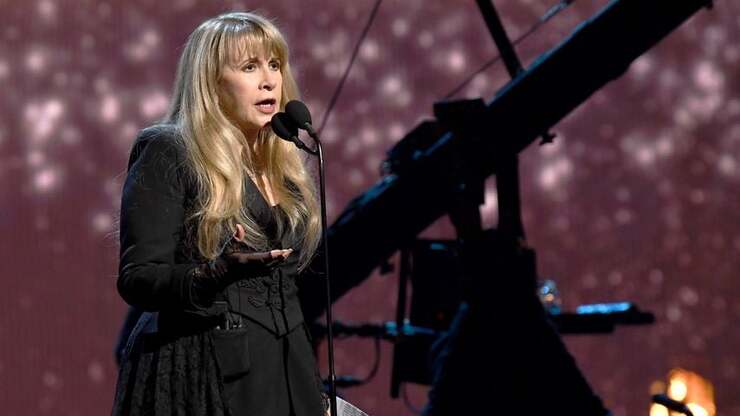 Stevie Nicks äußert Bedenken zum Alter und plant neue Musik und Parfüm kreieren