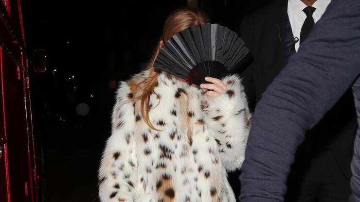 Isla Fisher feiert neues Leben nach der Trennung von Sacha Baron Cohen im Chiltern Firehouse