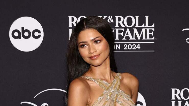 Zendaya ehrt Cher bei der Aufnahme in die Rock and Roll Hall of Fame in Cleveland