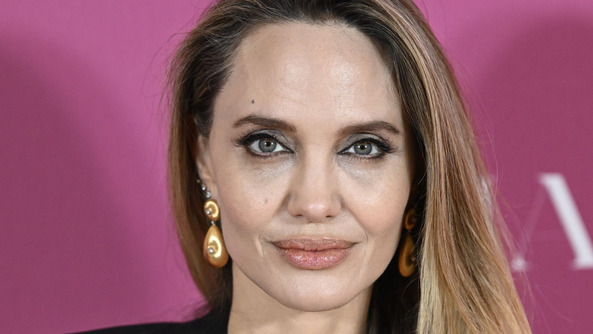 Angelina Jolie begeistert mit modernem Anzug auf dem London Film Festival