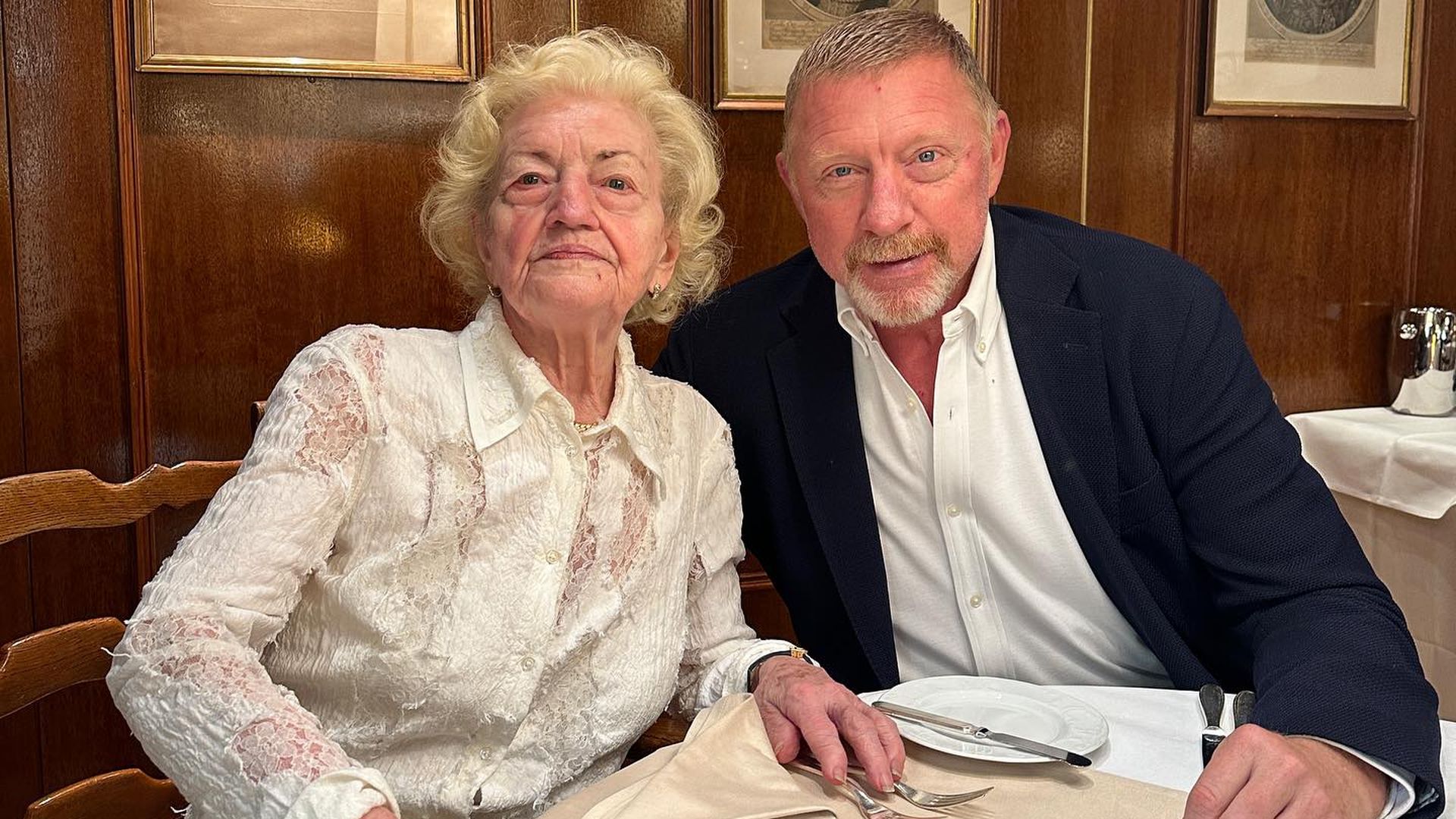 Boris Becker überrascht Mama Elvira mit Hochzeitsfotos nach der Trauung