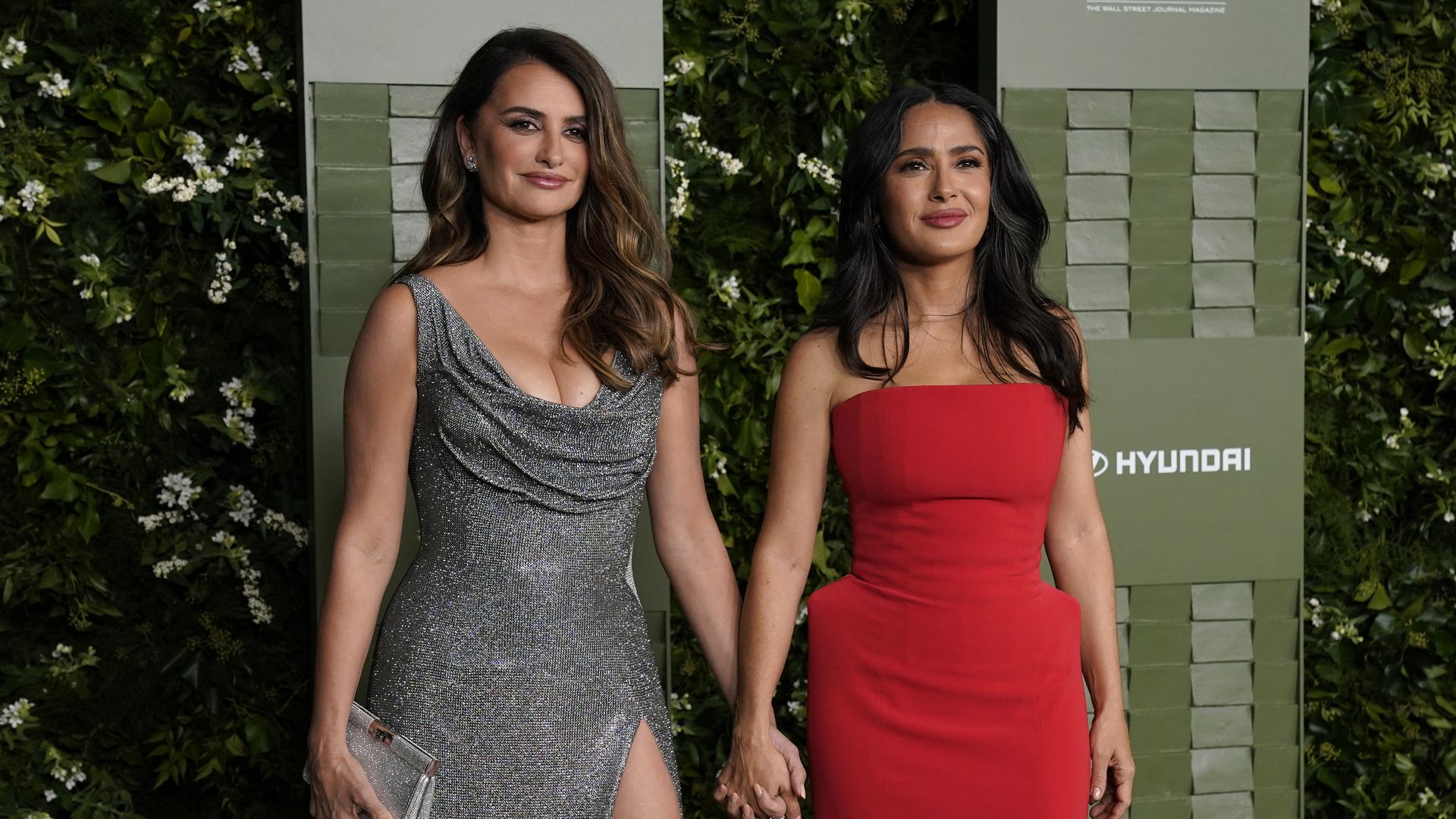 Glamouröser Auftritt von Salma Hayek und Penélope Cruz bei den 14. Innovator Awards in New York