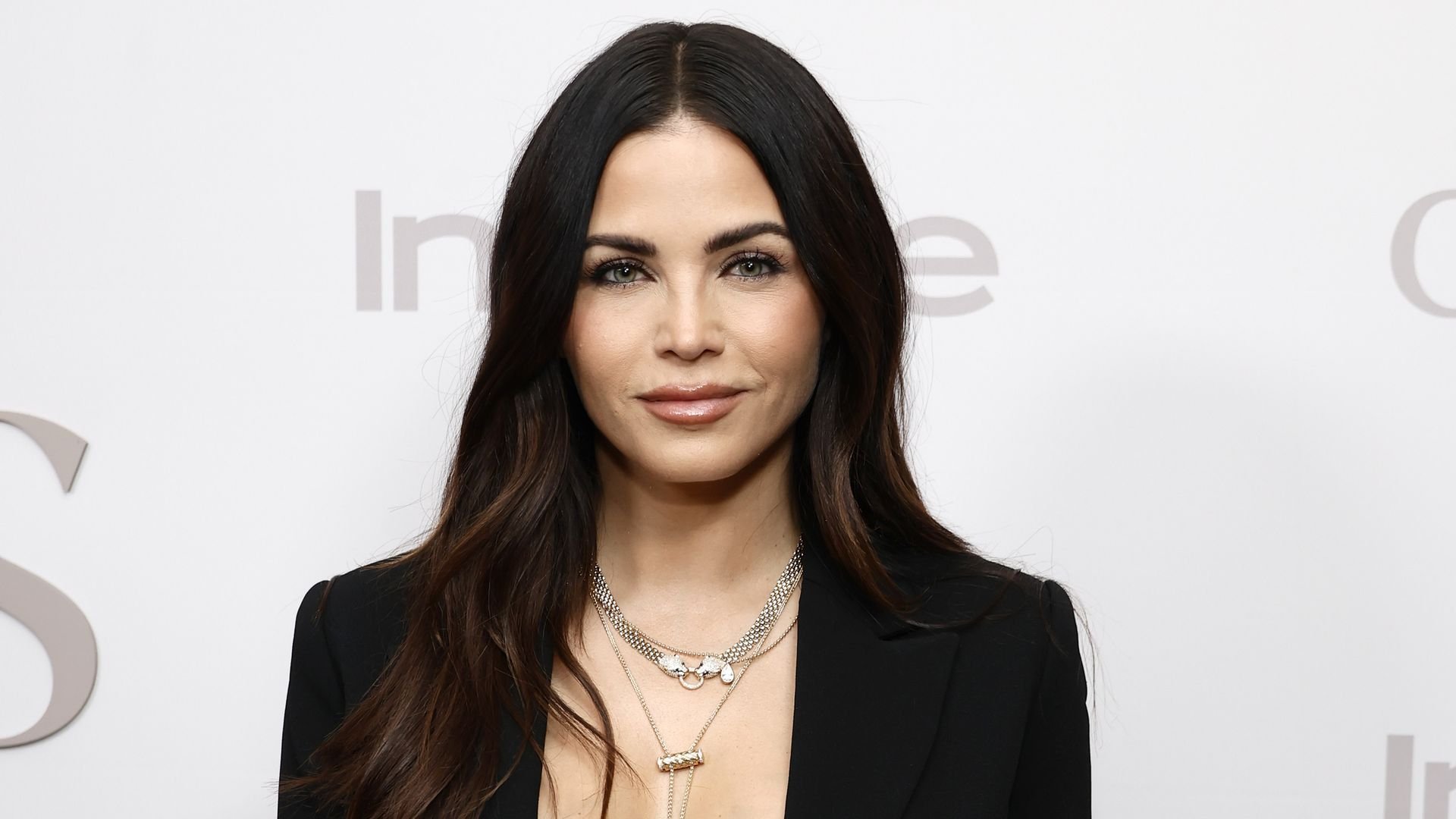 Jenna Dewan strahlt nach Geburt in auffälligem schwarzen Anzug bei InStyle Imagemaker Awards