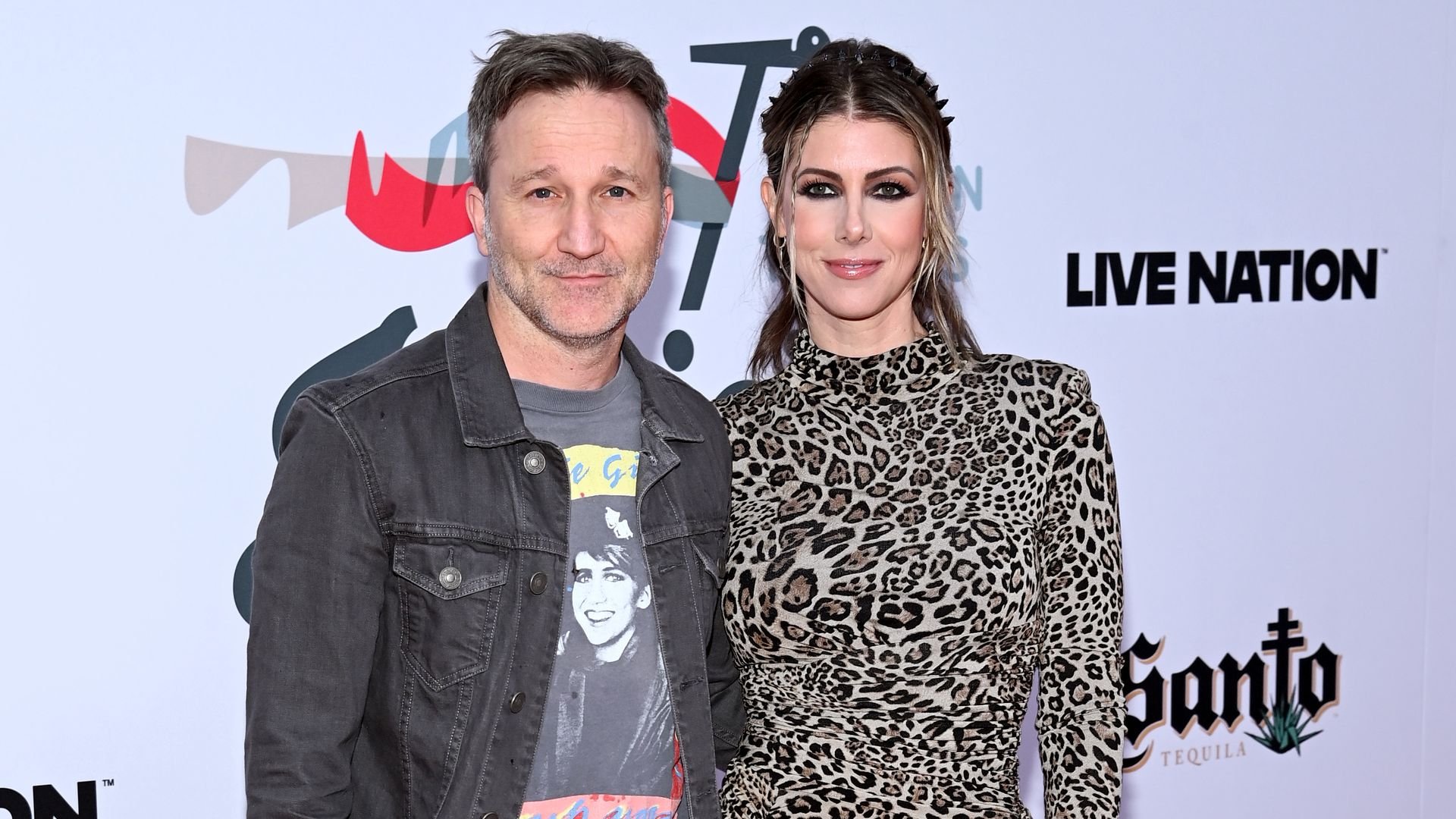 Kelly Rizzo findet Trost in neuer Beziehung zu Breckin Meyer nach Bob Sagets Tod