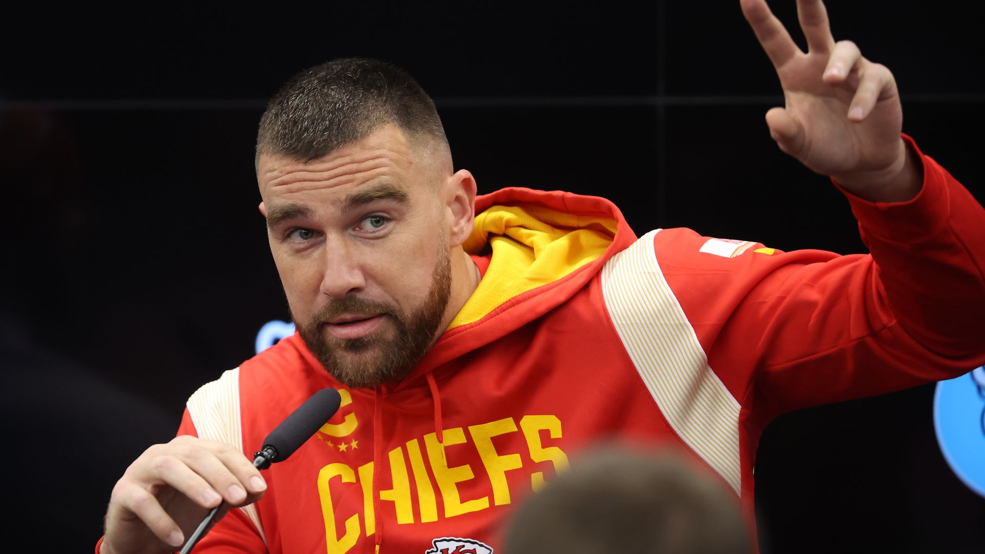 Mutter von Travis Kelce: Kochkünste ihres Sohnes überraschend schwach, Fortschritte mit Swift