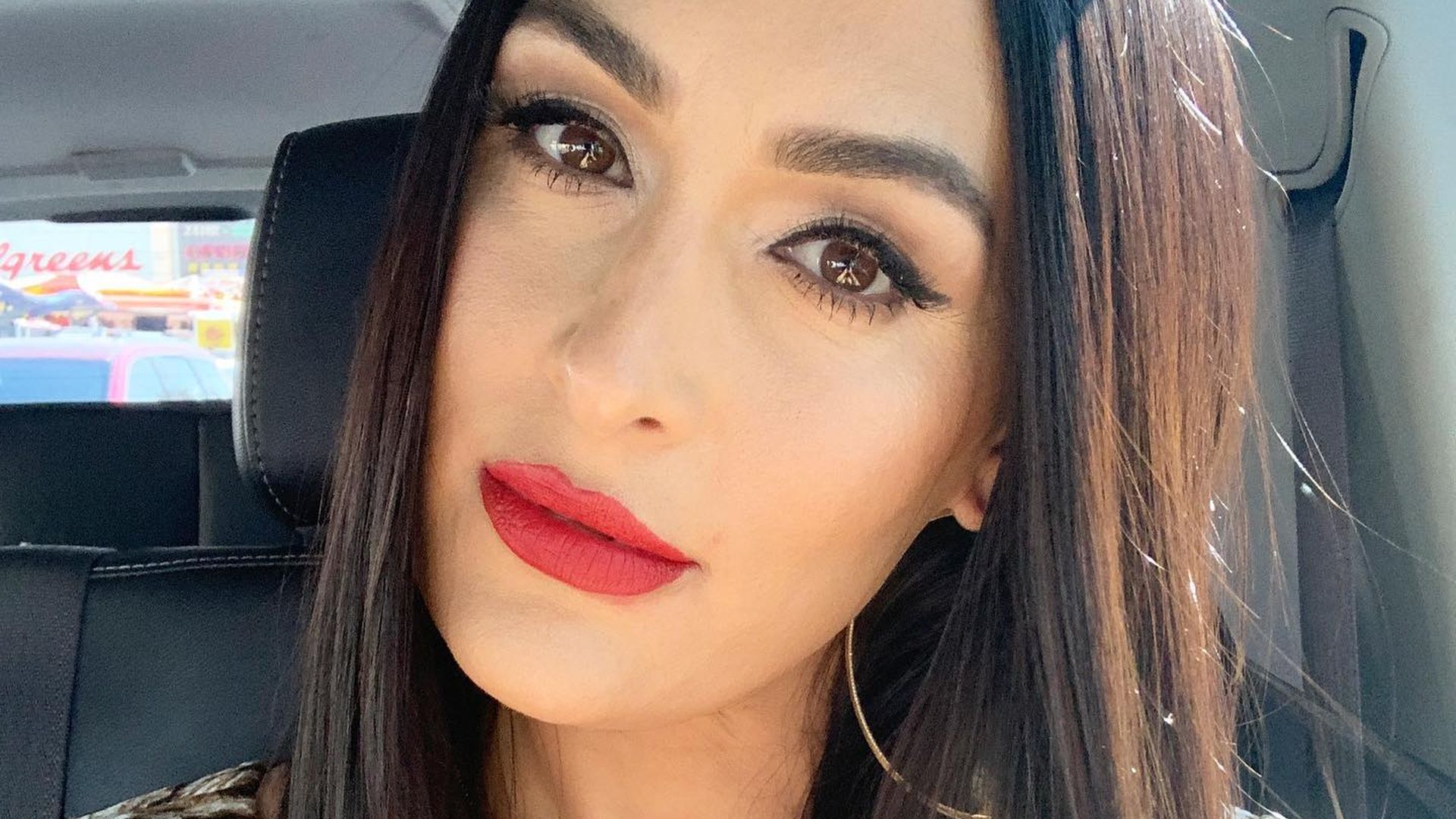 Nikki Bella beantragt einstweilige Verfügung nach häuslicher Gewalt durch Ehemann Artem Chigvintsev