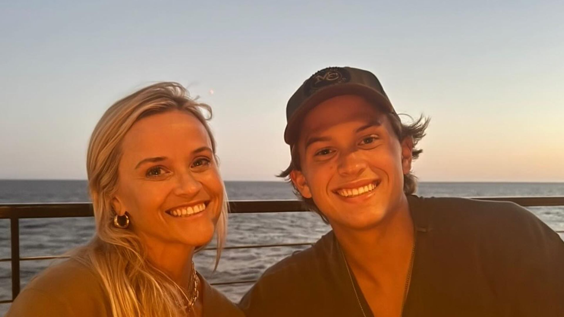 Reese Witherspoon teilt rührende Instagram-Fotos zum 21. Geburtstag ihres Sohnes Deacon