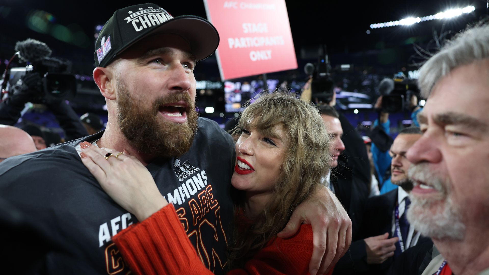 Travis Kelce feiert 35. Geburtstag mit Comedy-Show ohne Taylor Swift in Kansas City