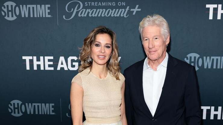 Richard Gere präsentiert Familie bei Premiere der Serie "The Agency" in New York City