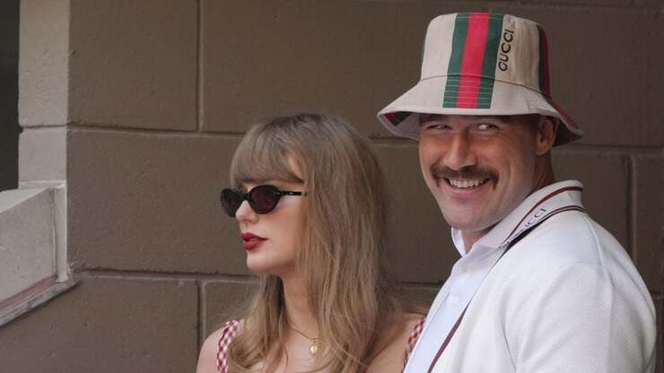 Taylor Swift sorgt mit Rubinring am Finger für Spekulationen über Verlobung mit Travis Kelce