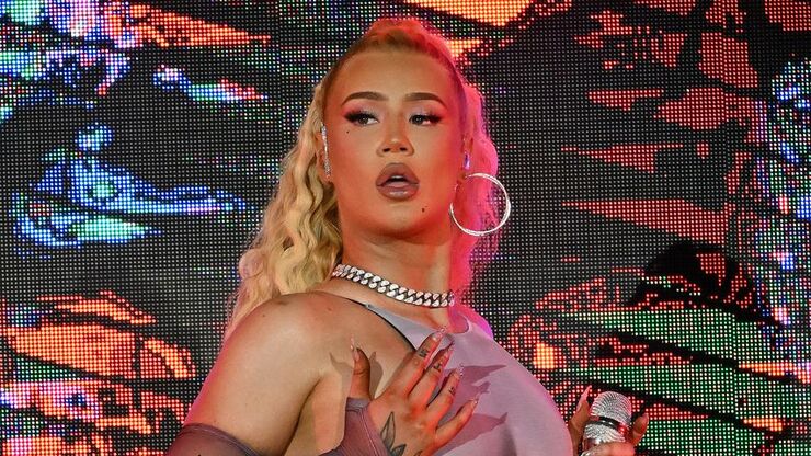 Iggy Azalea präsentiert eigene Vibrator-Special Edition zur Förderung weiblicher Sexualität