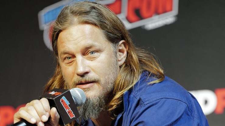 Travis Fimmel plant Karrierewechsel und Rückzug aus Hollywood nach "Dune: Prophecy"