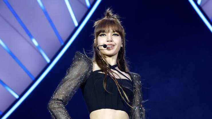 Lisa von Blackpink äußert Ängste als Solokünstlerin und betont Unterstützung ihrer Fans