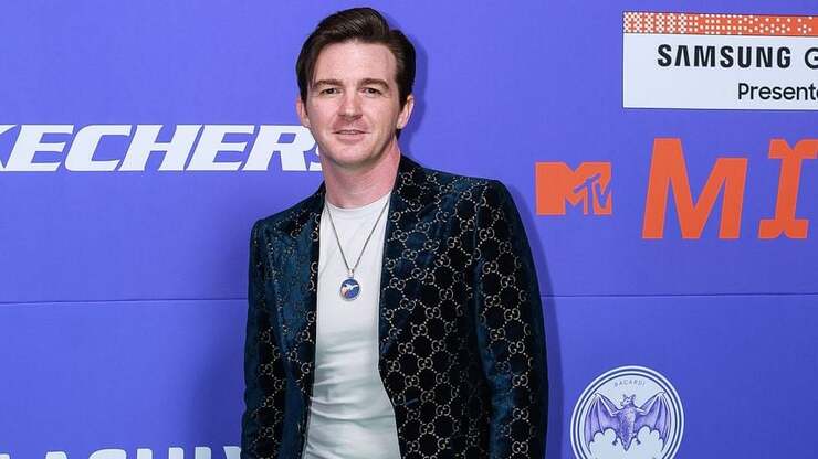 Drake Bell entdeckt durch „The Masked Singer“ neue Freiheit und teilt emotionale Erfahrungen