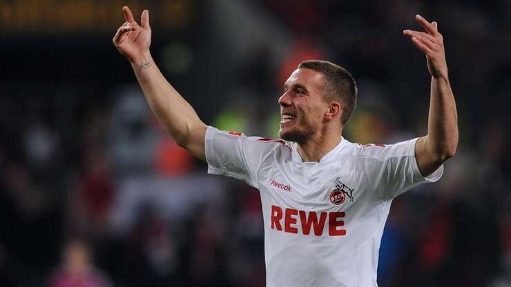 Lukas Podolski trauert um Jan Furtok, ehemaliger Bundesliga-Spieler mit bedeutendem Erbe