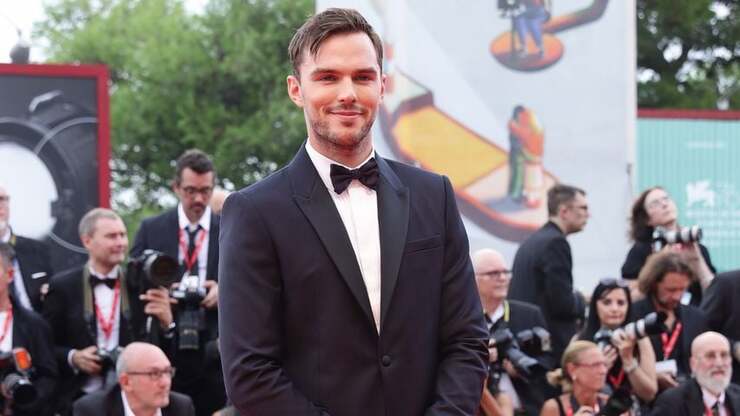 Nicholas Hoult spricht über Bryana als seine Frau – Heiratsgerücht nach Interview entflammt