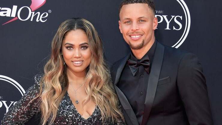 Ayesha Curry blickt positiv auf entspannte Feiertage mit vier Kindern und schönen Traditionen