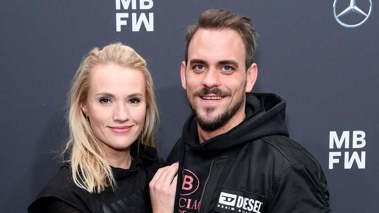 Anna Hofbauer feiert Premiere als Ginny Potter nach der Geburt ihrer Kinder in Hamburg