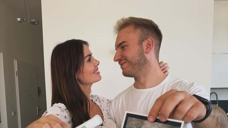 Yvonne Dilauro und Alex erwarten Tochter – Geschlecht bei Gender-Reveal-Party bekannt gegeben