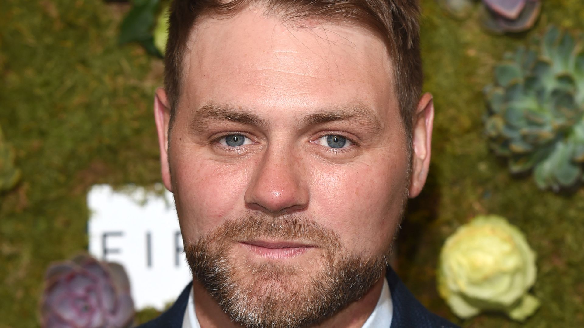 Brian McFadden klagt über Misshandlungen durch Ex-Manager Louis Walsh in BBC-Dokumentation