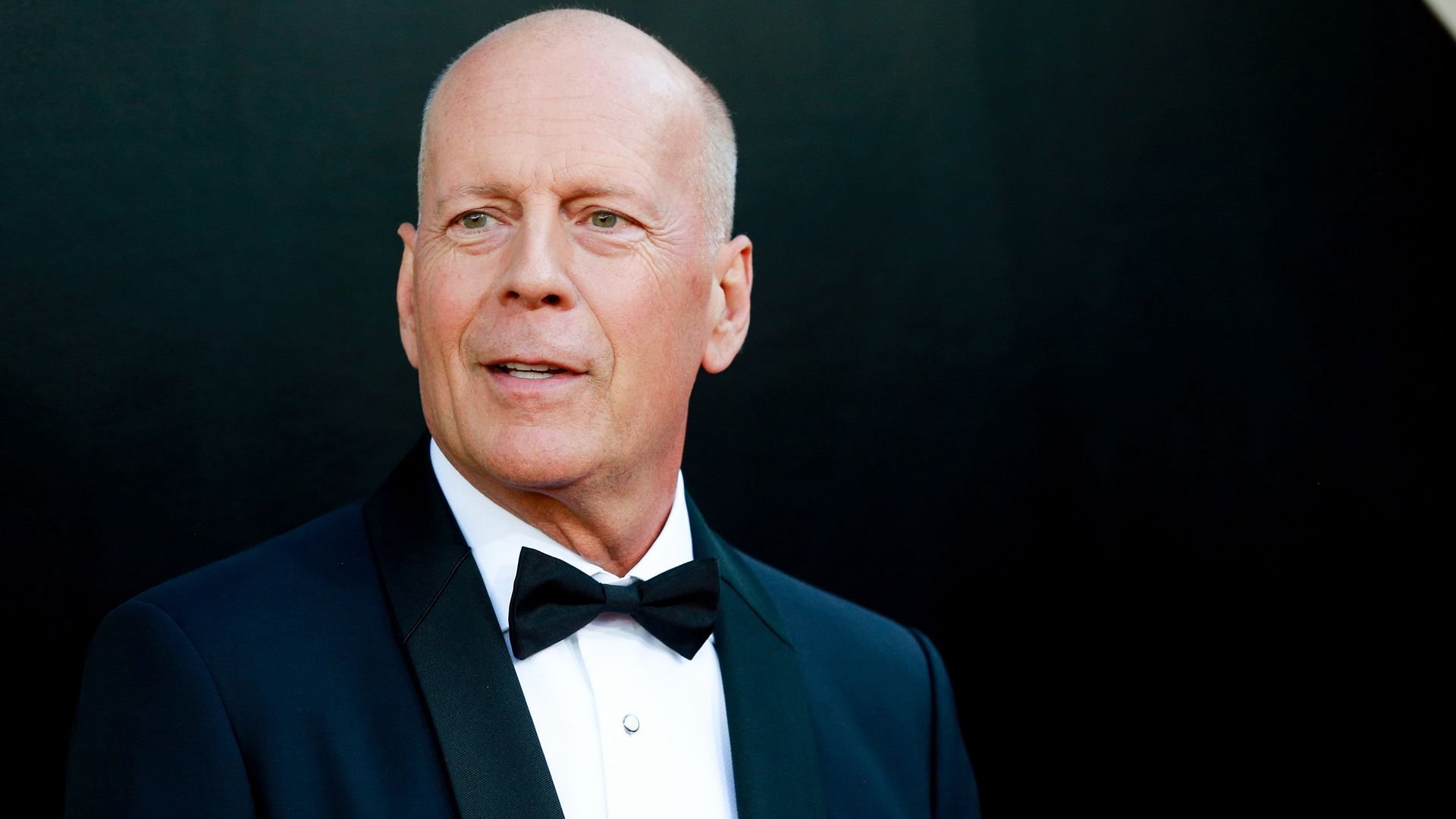 Bruce Willis: Demenzsymptome als Stottern missverstanden – Auswirkungen auf die Familie