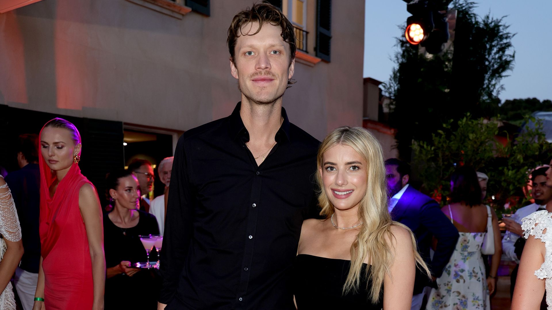 Emma Roberts und Cody John: Verlobte genießen romantisches Dinner in Los Angeles