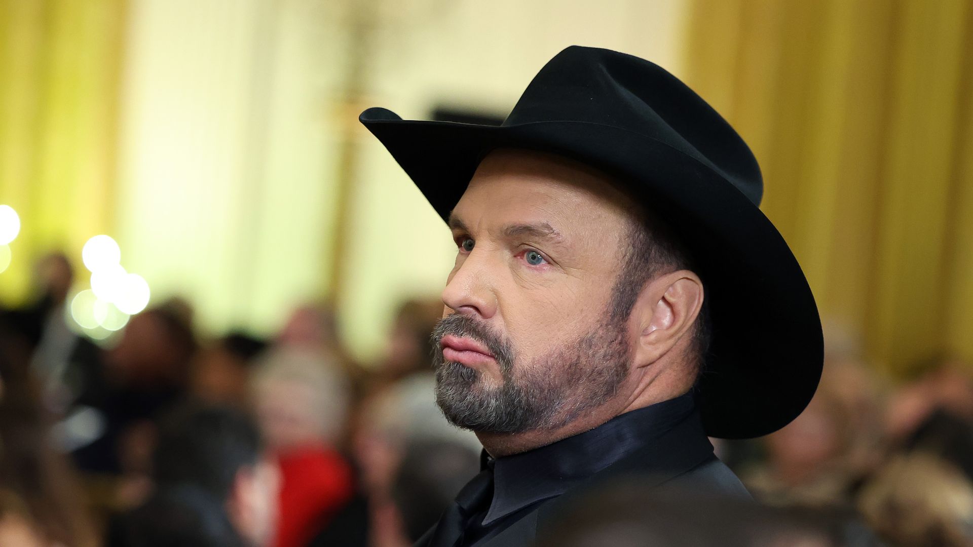 Garth Brooks tritt trotz schwerer Vorwürfe bei "Jimmy Kimmel Live!" auf