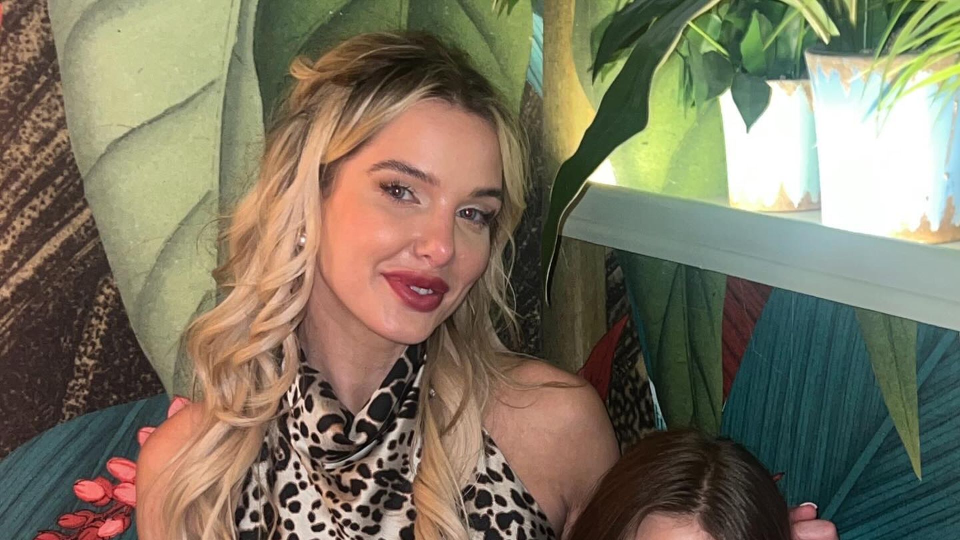 Helen Flanagan zeigt sich glücklich mit dem neuen Freund und dessen Tochter auf Instagram