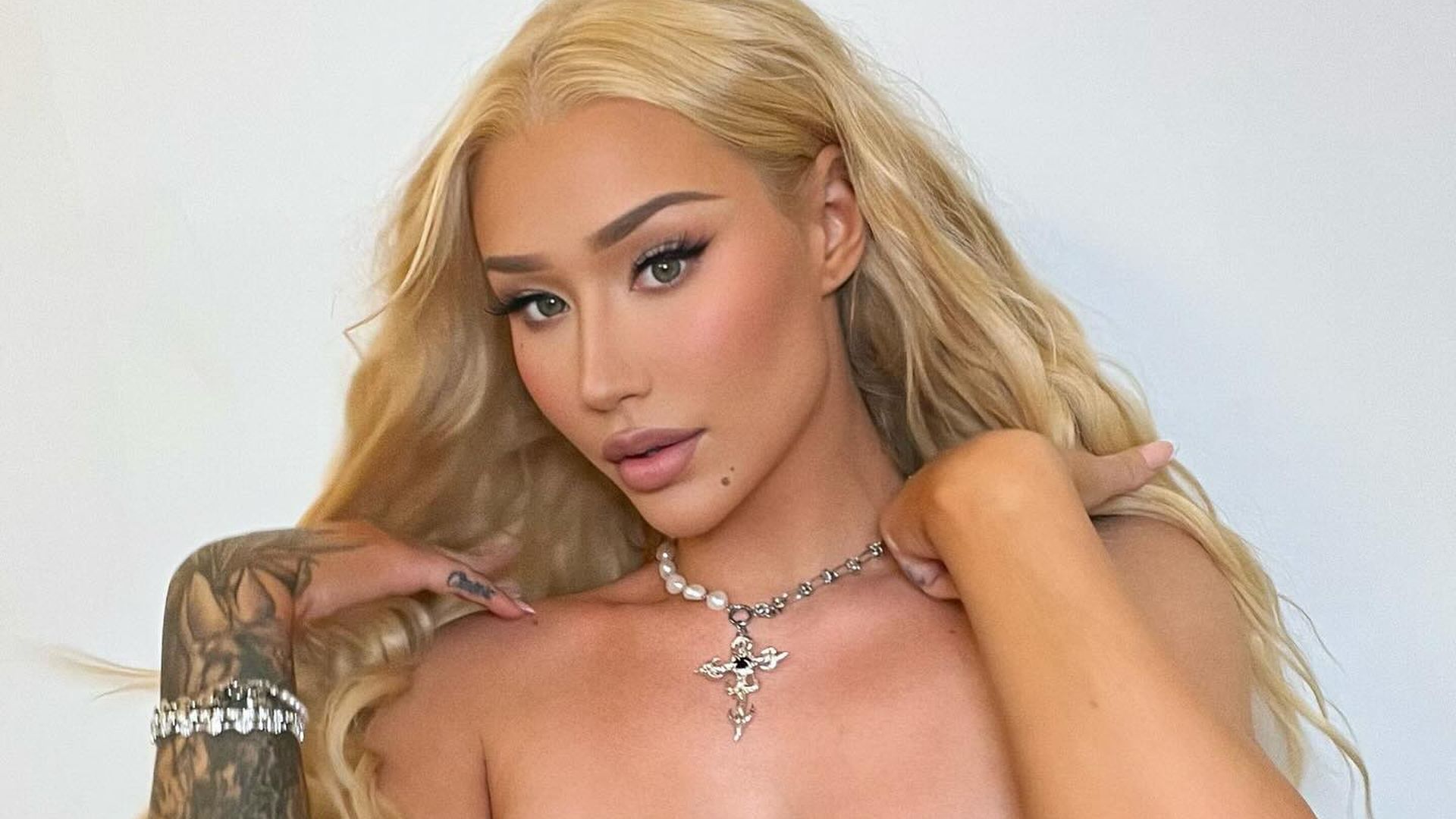 Iggy Azalea präsentiert eigene Vibrator-Special Edition zur Förderung weiblicher Sexualität