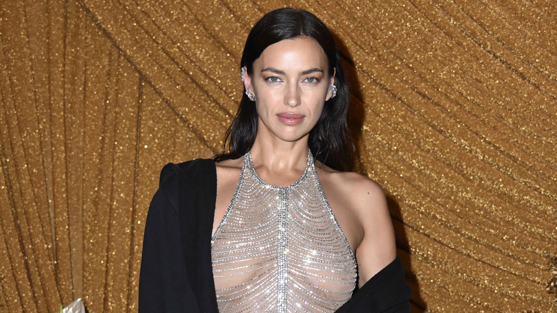 Irina Shayk begeistert in transparentem Glitzer-Kleid auf d'Alba Piedmon Party in Mailand