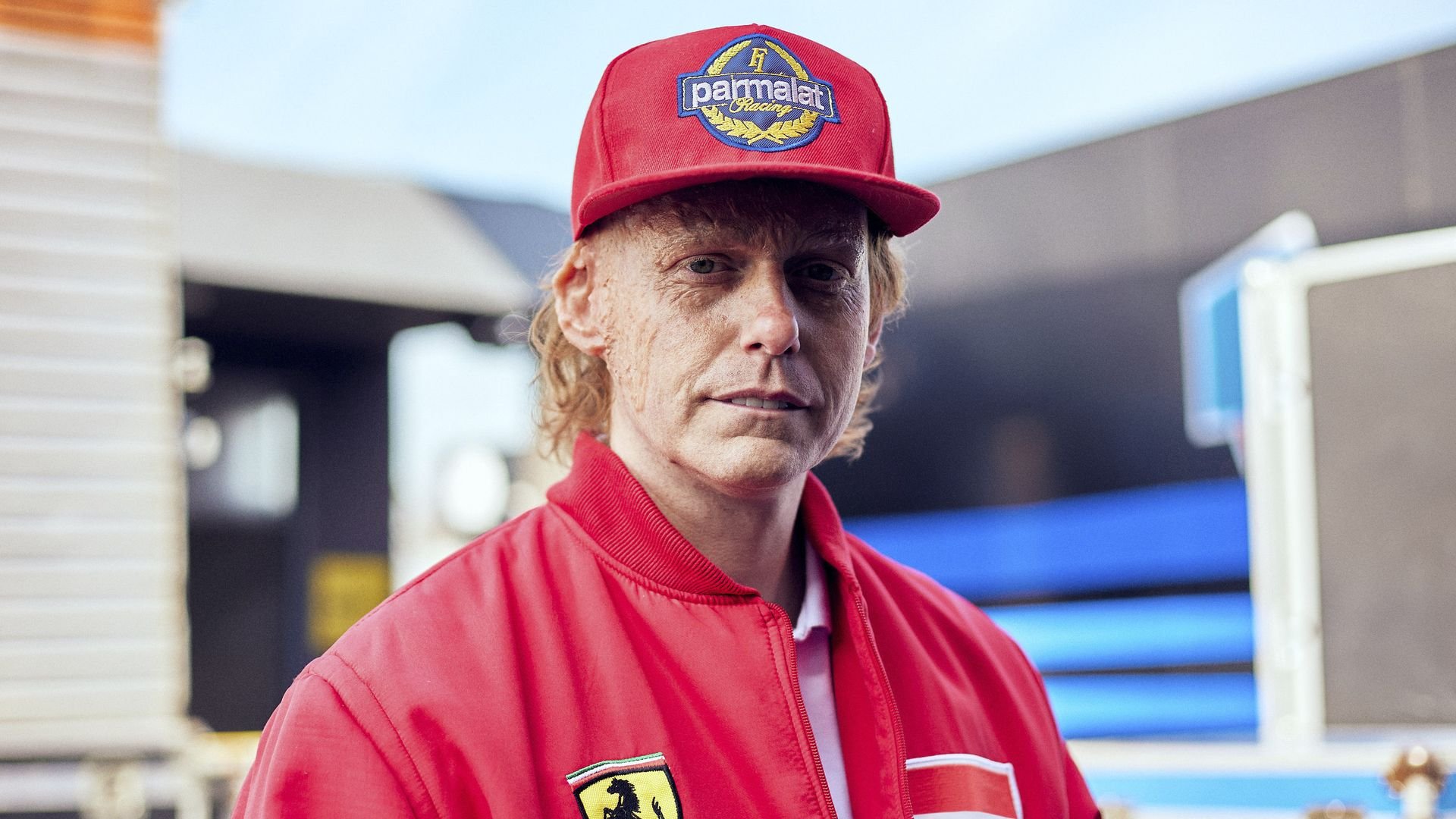 Johannes Heinrichs als Niki Lauda in der neuen Serie "Senna" über Ayrton Senna ab 29. November