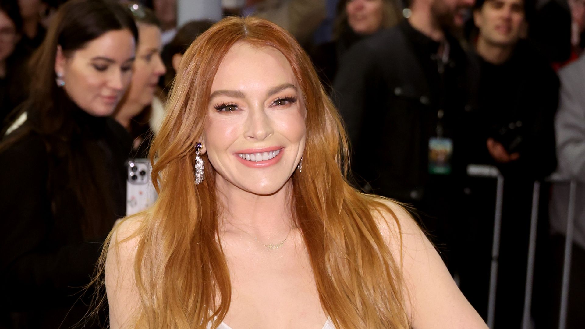 Lindsay Lohan feiert die Fortschritte ihres Sohnes Luai und teilt ihre Erfahrungen als Mutter