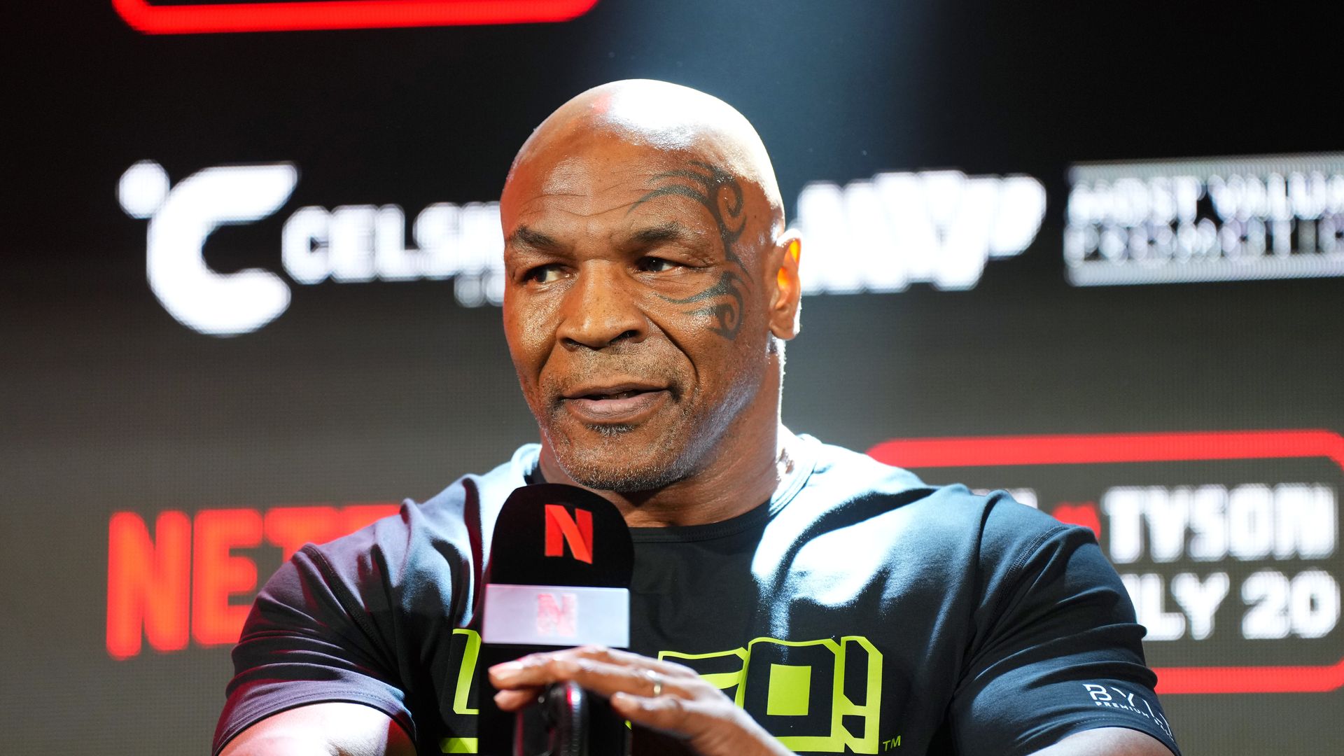 Mike Tyson erhält 250.000 Dollar Angebot für Livestream mit seinen Nackten Hintern