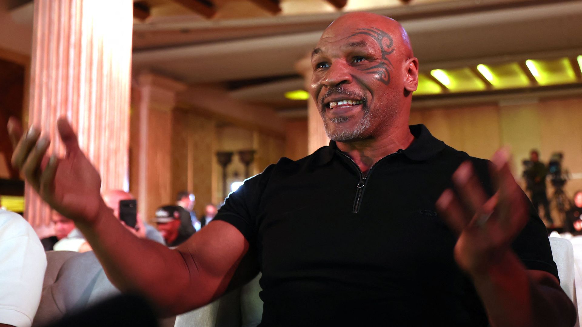 Mike Tyson sorgt für Aufsehen mit versehentlichem Nackt-Auftritt im Livestream