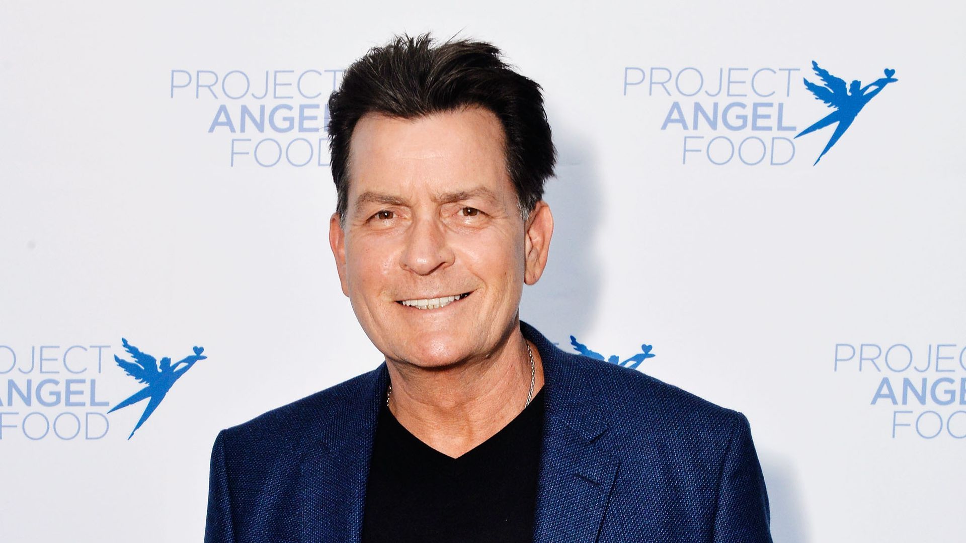 Neuer Trailer: Charlie Sheen begeistert als Danny in der Comedyserie „Bookie“