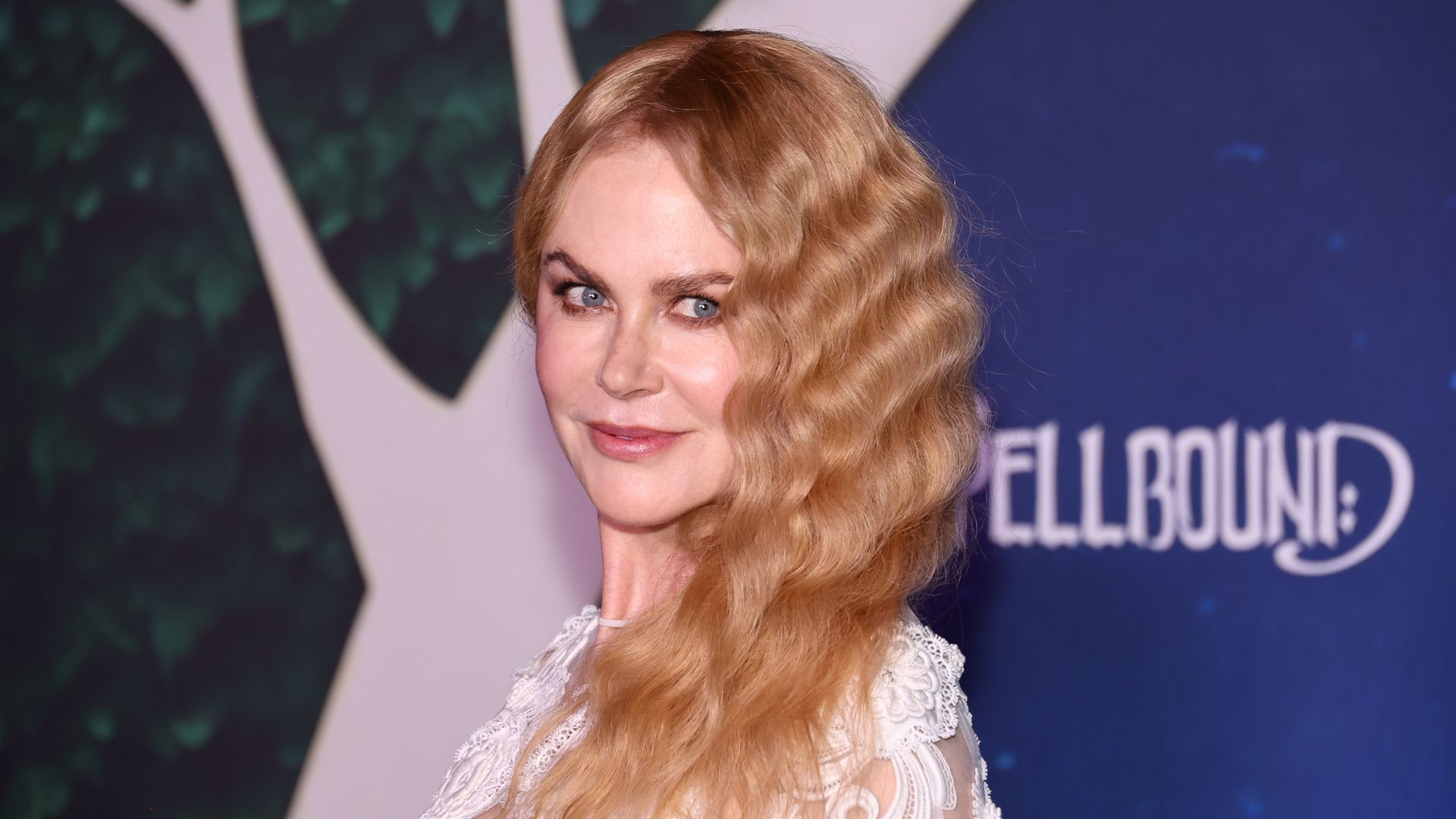 Nicole Kidman begeistert in New York mit nostalgischem Locken-Look und glamourösem Kleid