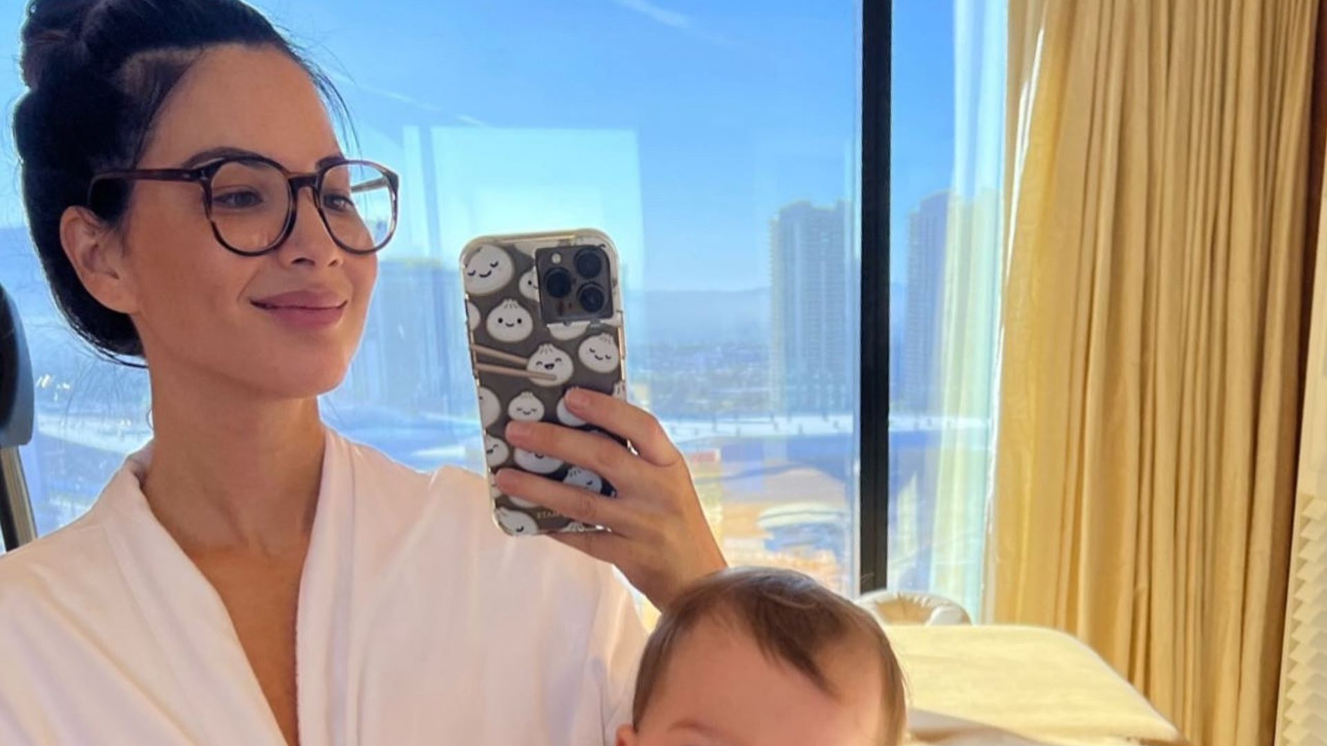 Olivia Munn feiert Malcolms dritten Geburtstag und reflektiert über ihre Krebsdiagnose