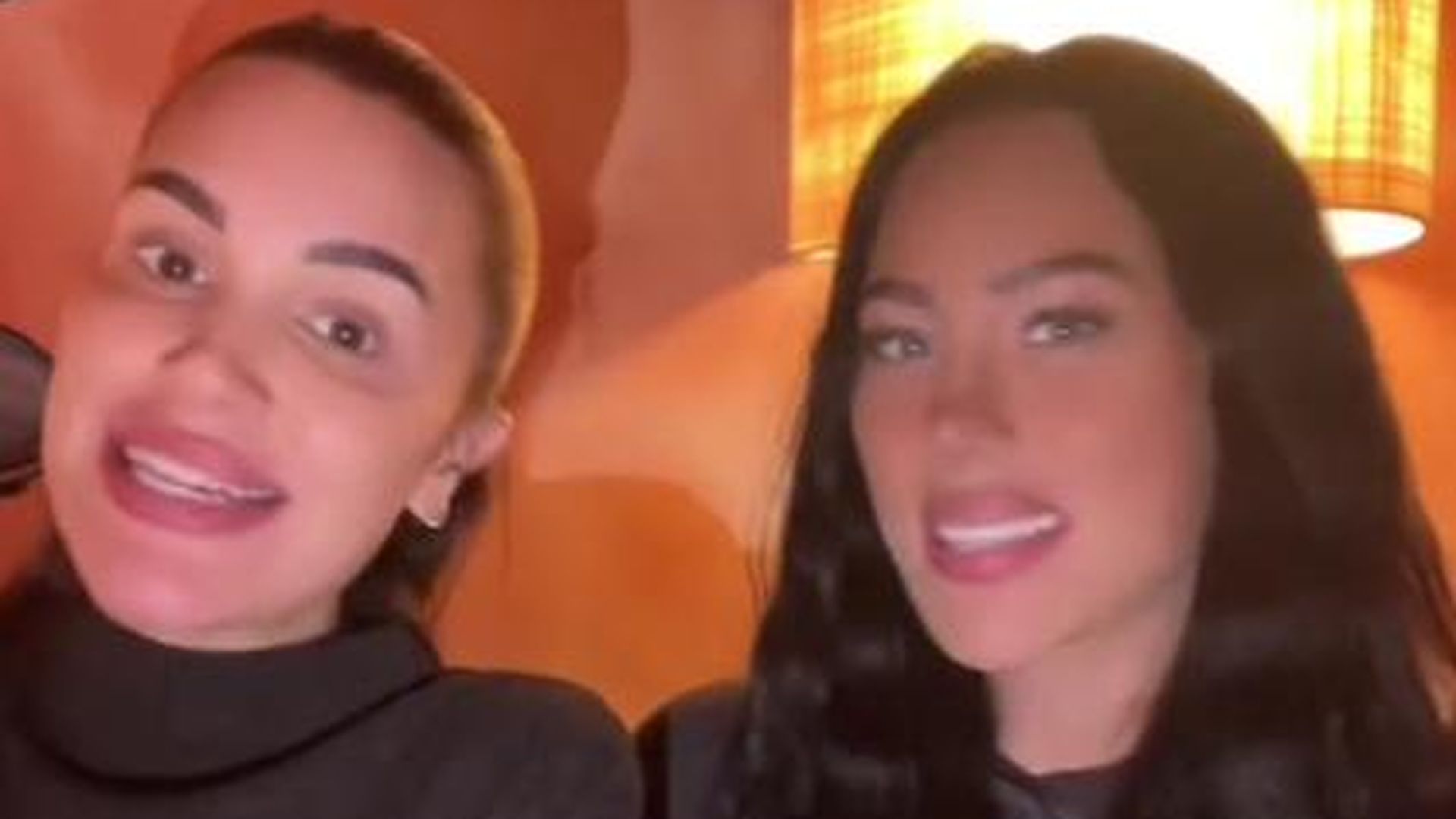 Rebecca und Jessica konfrontieren negative Kommentare zu ihrem Aussehen in TikTok-Video