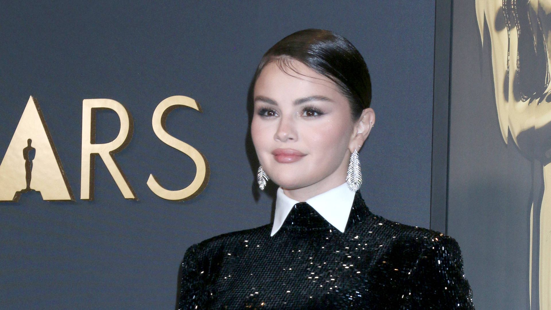 Selena Gomez begeistert im glamourösen Wednesday-Addams-Look bei den Governor Awards 2024