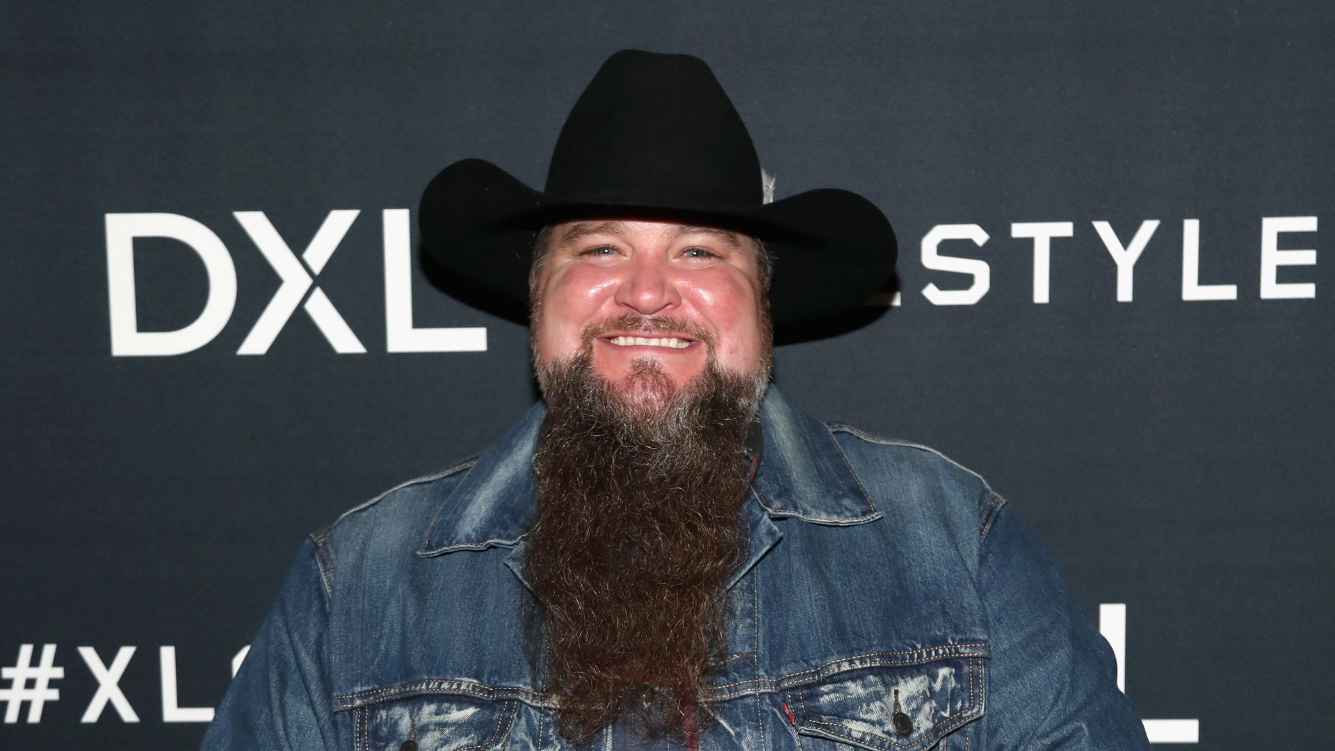 Sundance Head erleidet Unfall: Schuss ins Bauch während alleiniger Rancharbeit in Texas