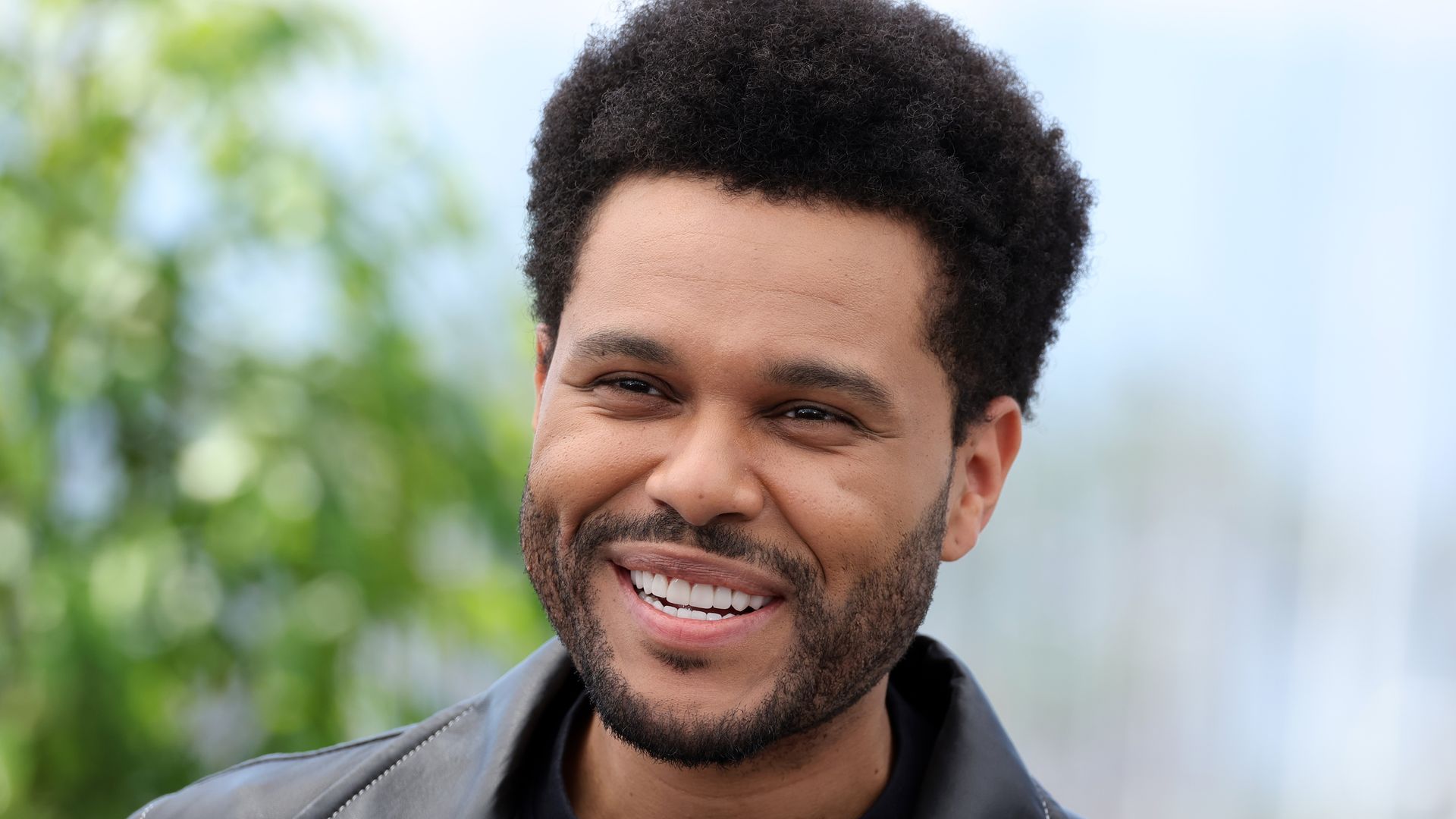 The Weeknd, bürgerlich Abel Tesfaye, hat einen bemerkenswerten Karriere-Meilenstein...