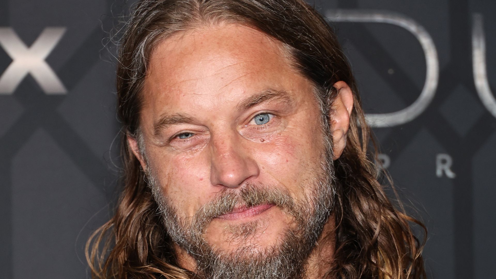 Travis Fimmel plant Karrierewechsel und Rückzug aus Hollywood nach "Dune: Prophecy"